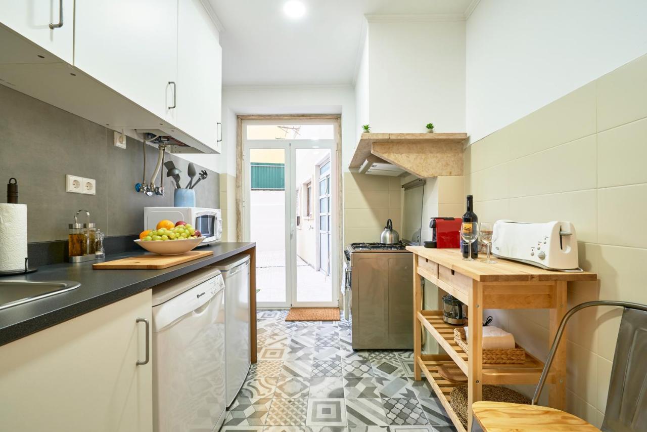 Belem Light Filled Apt With Patio, By Timecooler Lisbon Bagian luar foto