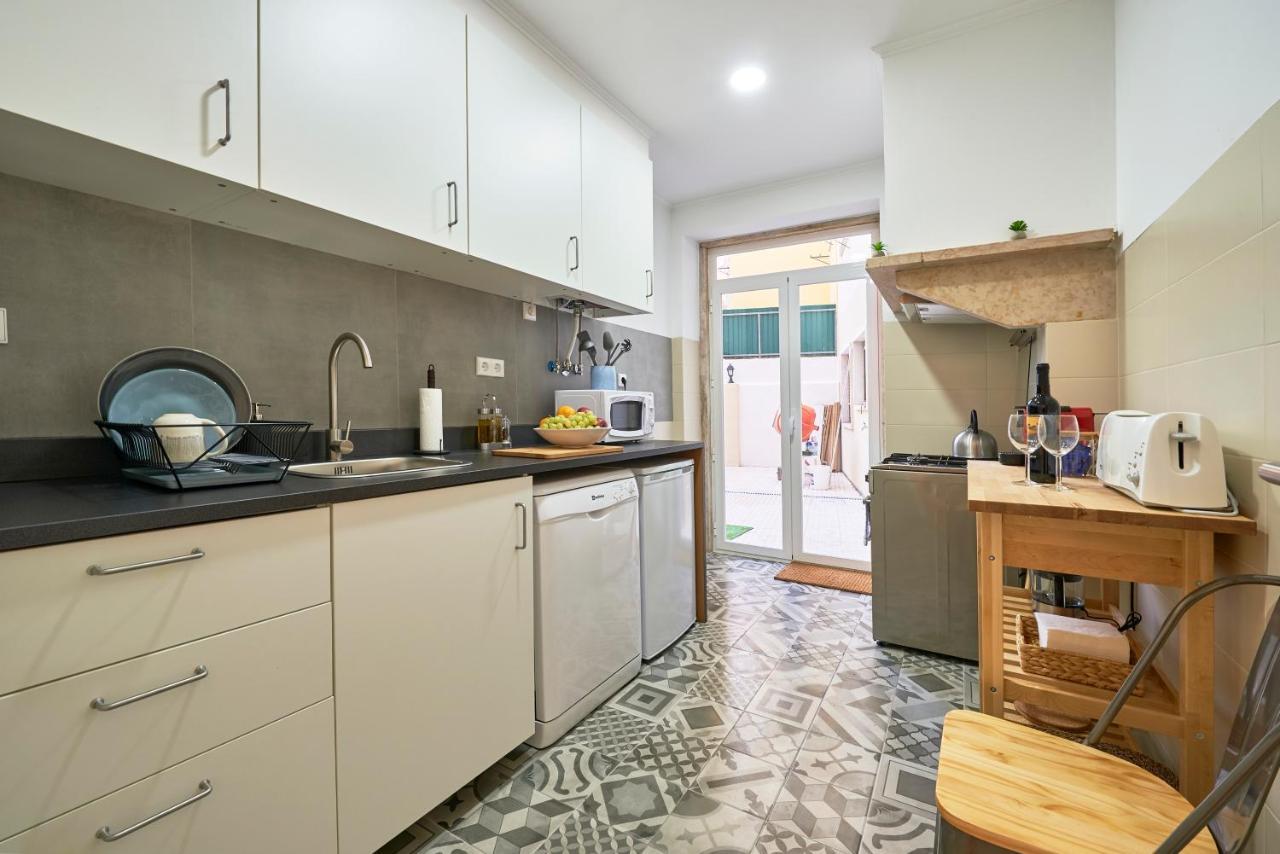 Belem Light Filled Apt With Patio, By Timecooler Lisbon Bagian luar foto