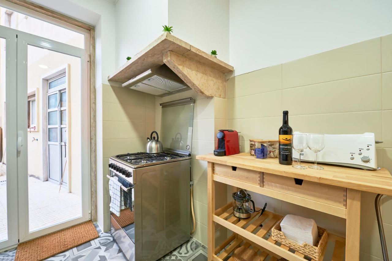 Belem Light Filled Apt With Patio, By Timecooler Lisbon Bagian luar foto