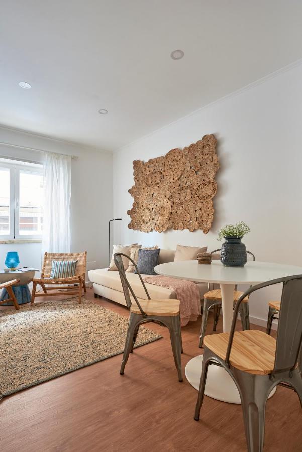 Belem Light Filled Apt With Patio, By Timecooler Lisbon Bagian luar foto