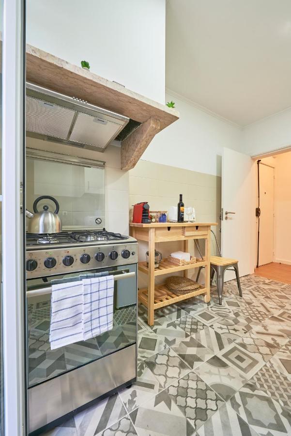 Belem Light Filled Apt With Patio, By Timecooler Lisbon Bagian luar foto